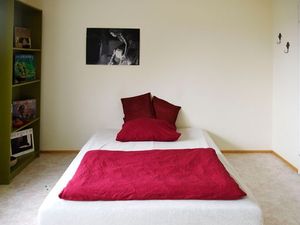 22664327-Doppelzimmer-4-Markdorf-300x225-5