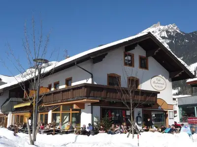 Doppelzimmer für 2 Personen (16 m²) in Maurach am Achensee 2/10