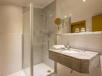 Doppelzimmer für 2 Personen (18 m²) in Maurach am Achensee 9/10