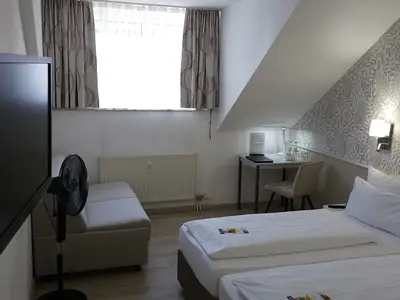 Classik Doppelzimmer - Seitenansicht