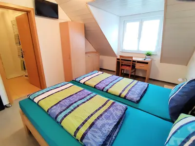 Doppelzimmer für 2 Personen (15 m²) in Meckenbeuren 2/10