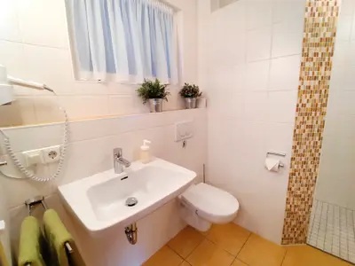 Doppelzimmer für 2 Personen (15 m²) in Meckenbeuren 7/10