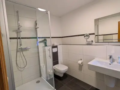 INSIDE, BATHROOM