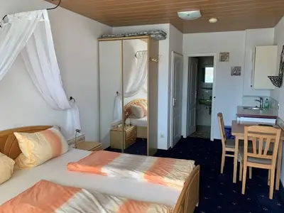 Doppelzimmer für 2 Personen (18 m²) in Meersburg 9/10