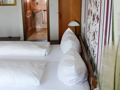 Doppelzimmer für 2 Personen (19 m²) in Meersburg 8/10