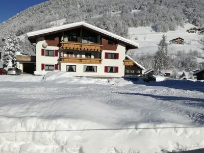 Doppelzimmer für 3 Personen (24 m²) in Mellau 2/10