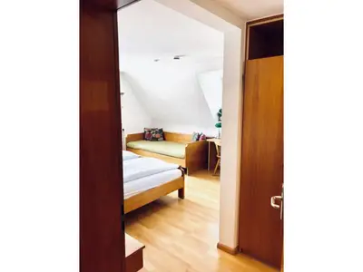 Doppelzimmer für 3 Personen in Merzhausen 3/7