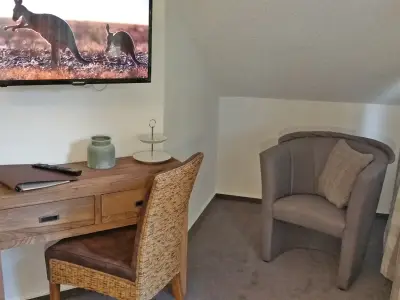 Photo, INSIDE, OUTSIDE