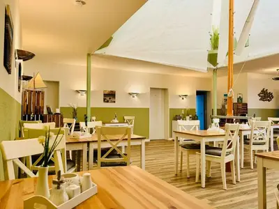 Doppelzimmer für 3 Personen (31 m²) in Lobbe (Rügen) 5/10