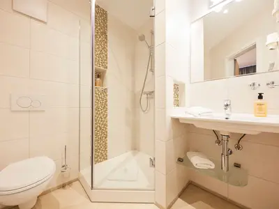 Badezimmer Variante im Deluxe Doppelzimmer mit Balkon