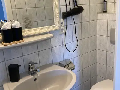 INSIDE, BATHROOM