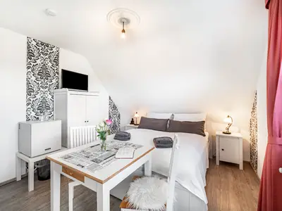 BEDROOM, INSIDE, OUTSIDE