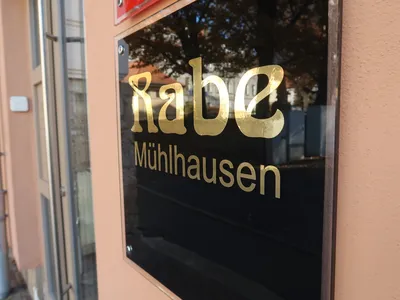 LUXUS Hostel Rabe Eingang