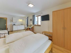 23225201-Doppelzimmer-2-Murnau am Staffelsee-300x225-3