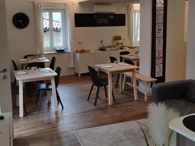 Doppelzimmer für 2 Personen (25 m²) in Nago-Torbole 3/10