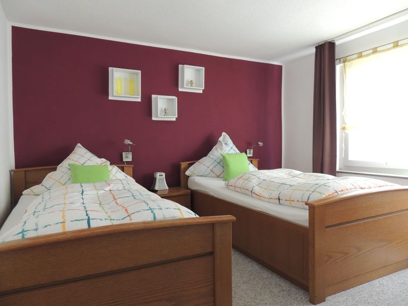 18595618-Doppelzimmer-2-Neuenrade-800x600-2