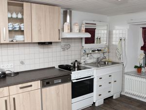 18595615-Doppelzimmer-2-Neuenrade-300x225-5