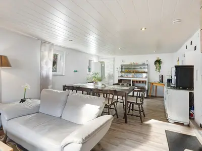 Photo, INSIDE, OUTSIDE