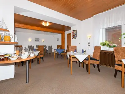 Doppelzimmer für 2 Personen (20 m²) in Neuharlingersiel 3/10
