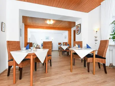 Doppelzimmer für 2 Personen (20 m²) in Neuharlingersiel 5/10