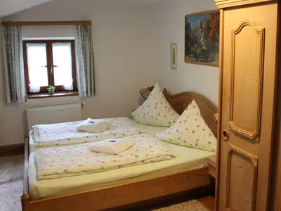 Doppelzimmer für 3 Personen in Neukirchen (Traunstein) 2/4