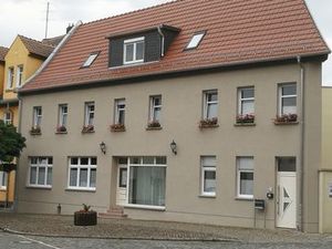 Doppelzimmer für 2 Personen (1 m²) in Nienburg (Saale)