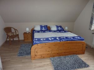 22372805-Doppelzimmer-2-Nordstrand-300x225-4