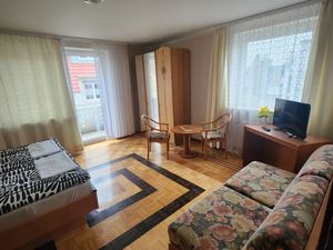 23957598-Doppelzimmer-3-Nürnberg-300x225-2