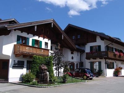 Doppelzimmer für 3 Personen (30 m²) in Oberammergau 1/10