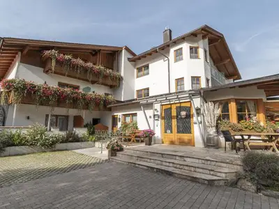 Doppelzimmer für 2 Personen (30 m²) in Oberammergau 7/10