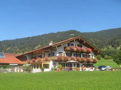 Doppelzimmer für 2 Personen (34 m²) in Oberammergau 1/10