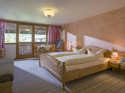 gemütliches Doppelzimmer mit Balkon