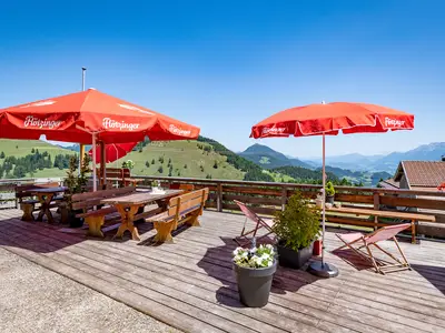 Sonnenterrasse mit traumhaften Blick in die Berge