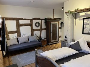 23704433-Doppelzimmer-2-Oberaurach-300x225-5