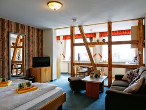 23457319-Doppelzimmer-2-Oberhof-300x225-1