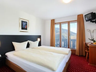 Doppelzimmer für 2 Personen in Obersaxen Meierhof 8/8