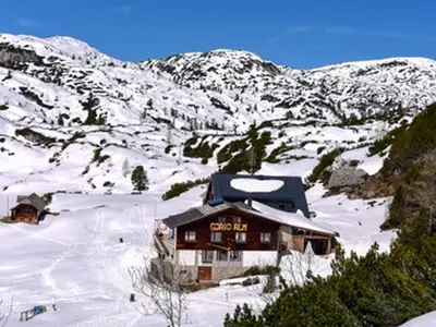 Gjaid Alm im Winterkleid
