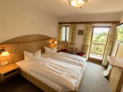 Doppelzimmer mit  Balkon  Landhaus Griessee -  Wohnbeispiel