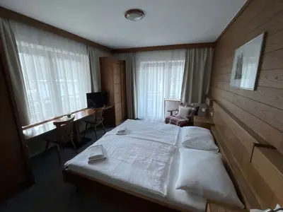 Doppelzimmer für 3 Personen (17 m²) in Obsteig 9/10