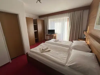 Doppelzimmer für 3 Personen (17 m²) in Obsteig 9/10