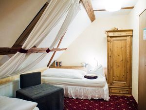 21728369-Doppelzimmer-2-Oppurg-300x225-2