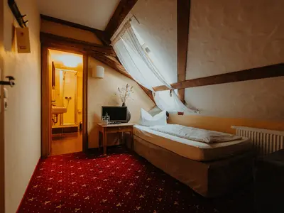 Doppelzimmer für 2 Personen (10 m²) in Oppurg 2/10