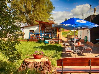 Biergarten und Strandbar