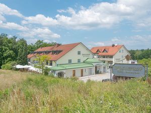 19028476-Doppelzimmer-2-Passau-300x225-1