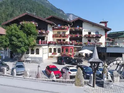 Doppelzimmer für 2 Personen (24 m²) in Pertisau 1/10