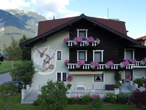 23584292-Doppelzimmer-3-Pertisau-300x225-2