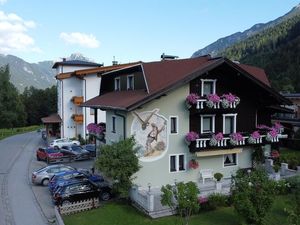 23584292-Doppelzimmer-3-Pertisau-300x225-3