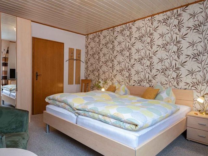 23669959-Doppelzimmer-2-Pottenstein-800x600-2