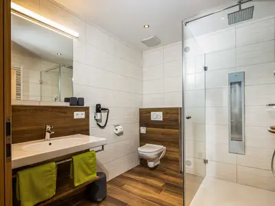 Dusche mit IR-Paneel