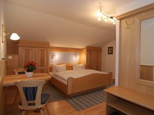 23307575-Doppelzimmer-2-Ramsau-300x225-4